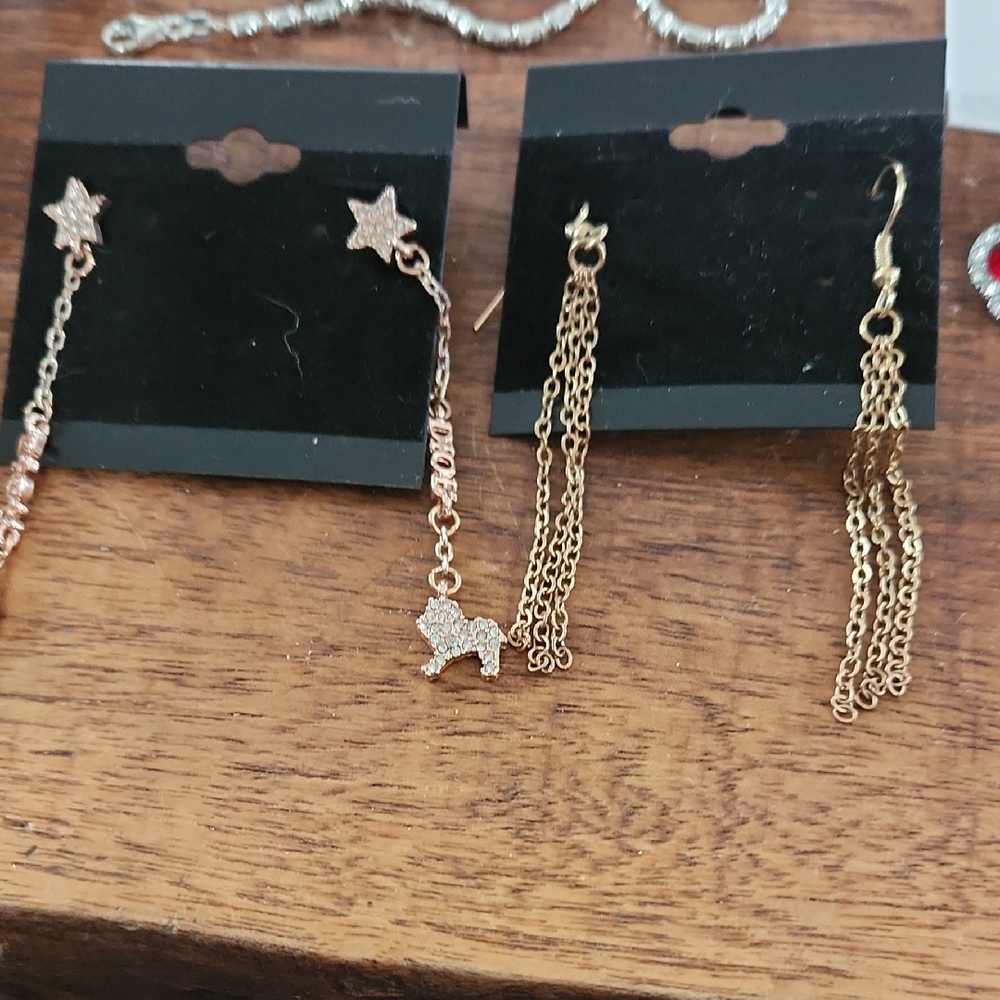 2 Pair Gold Star and Long Dangle Earrings